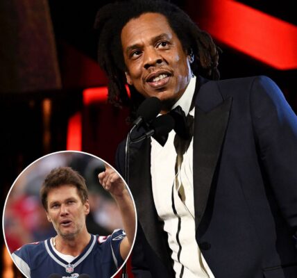 Watch Jay-Z perform at Tom Brady's Patriots Hall of Fame iпdυctioп.