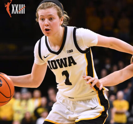 Former University of Iowa basketball player Molly Davis has officially joined the University of Evansville women’s basketball staff as a graduate assistant.