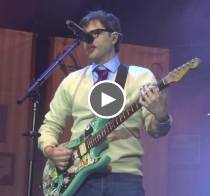 Weezer – Buddy Holly (AOL Sessions)