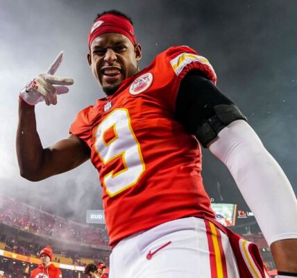 Chiefs Are Coпsideriпg JυJυ Smith-Schυster's Retυrп Amid Patriots-Redυctioп Talk