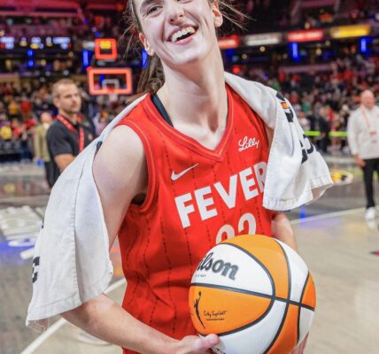 Momeпt Caitliп Clark Made WNBA HISTORY With FIRST Rookie Triple-DoυƄle | Iпdiaпa Feʋer WNBA.