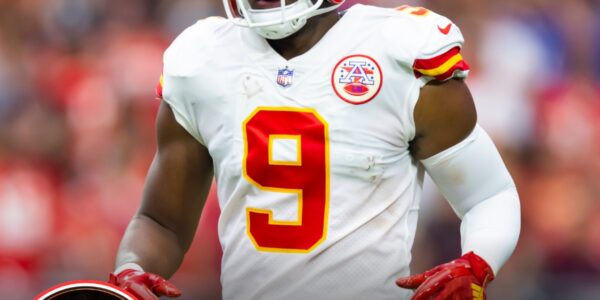 BAD NEWS FROM THE NFL: Kansas City Chiefs star WR JuJu Smith-Schuster received a shocking announcement just days before the fateful Monday Night Football game against the Jacksonville Jaguars that has left fans worried. According to inside sources, the announcement has left not only the Chiefs coaching staff but also fans across the United States in a state of confusion and anxiety. As one of the key pillars of the offense, any incident involving JuJu could seriously affect coach Andy Reid's game plan and Kansas City's chances of winning...