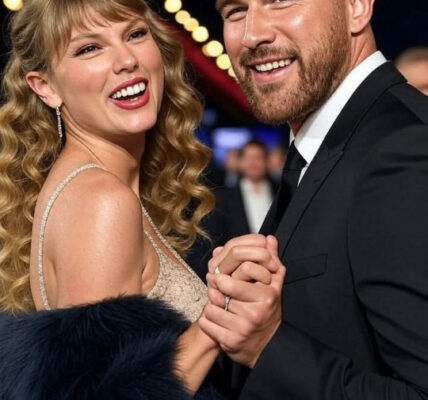 Fans totally lost control as Taylor Swift and Travis Kelce arrived hand-in-hand at the 2025 AMAs! The power couple shut down the red carpet with their show-stopping entrance — Taylor dazzling in a custom couture gown while Travis kept it sleek and stylish. Screams erupted, cameras flashed nonstop, and the energy was absolutely electric..…